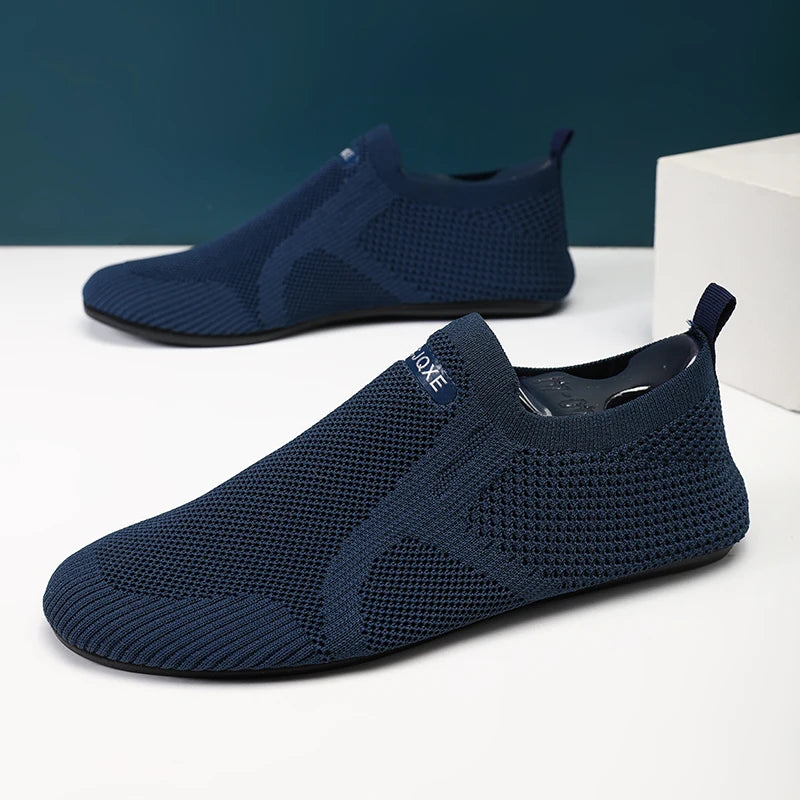 Zapatillas informales transpirables para hombre, zapatos ligeros sin cordones para caminar para hombre, mocasines flexibles antideslizantes para parejas, calzado suave de verano