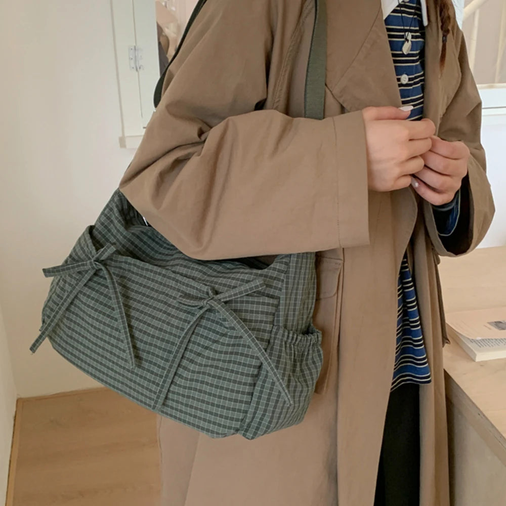 Bolso de hombro individual con rejilla retro de estilo coreano, gran capacidad, versátil para la escuela, el trabajo y los desplazamientos, diseño unisex