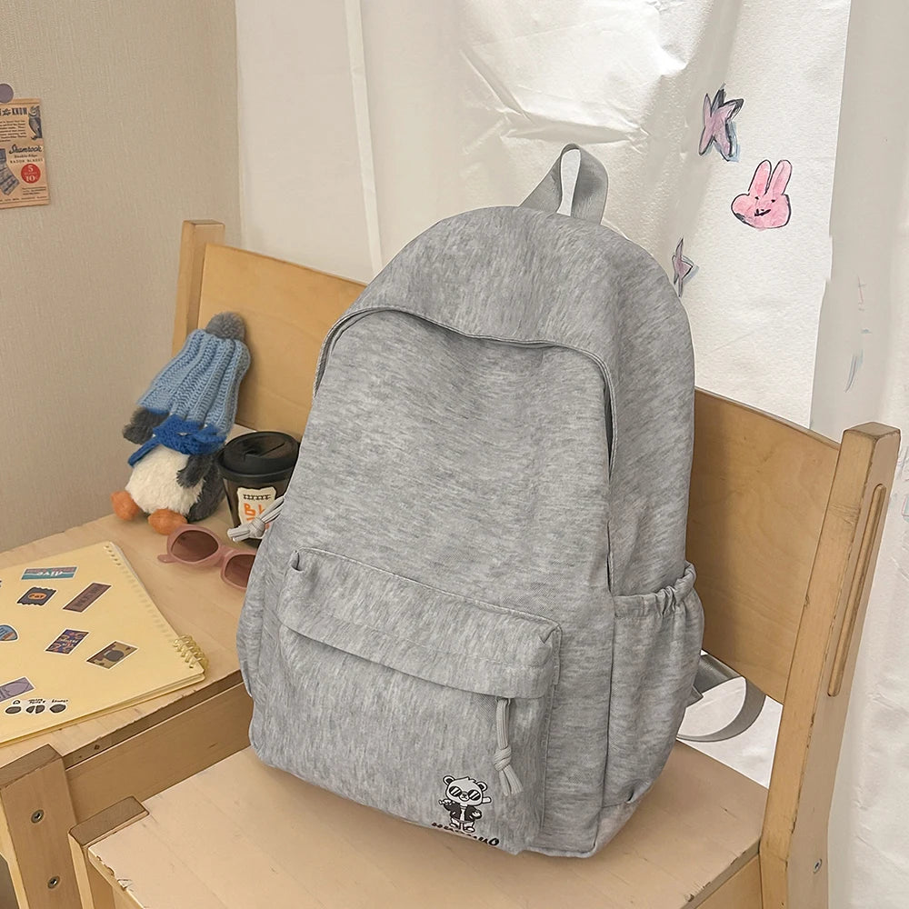 Mochila Casual con Bordado Gris Jaspeado, Ligera y Minimalista