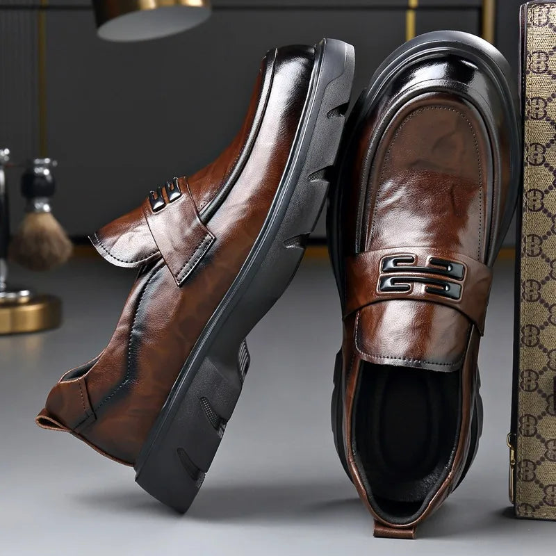 Mocasines de cuero para hombre con barra metálica, suela antideslizante