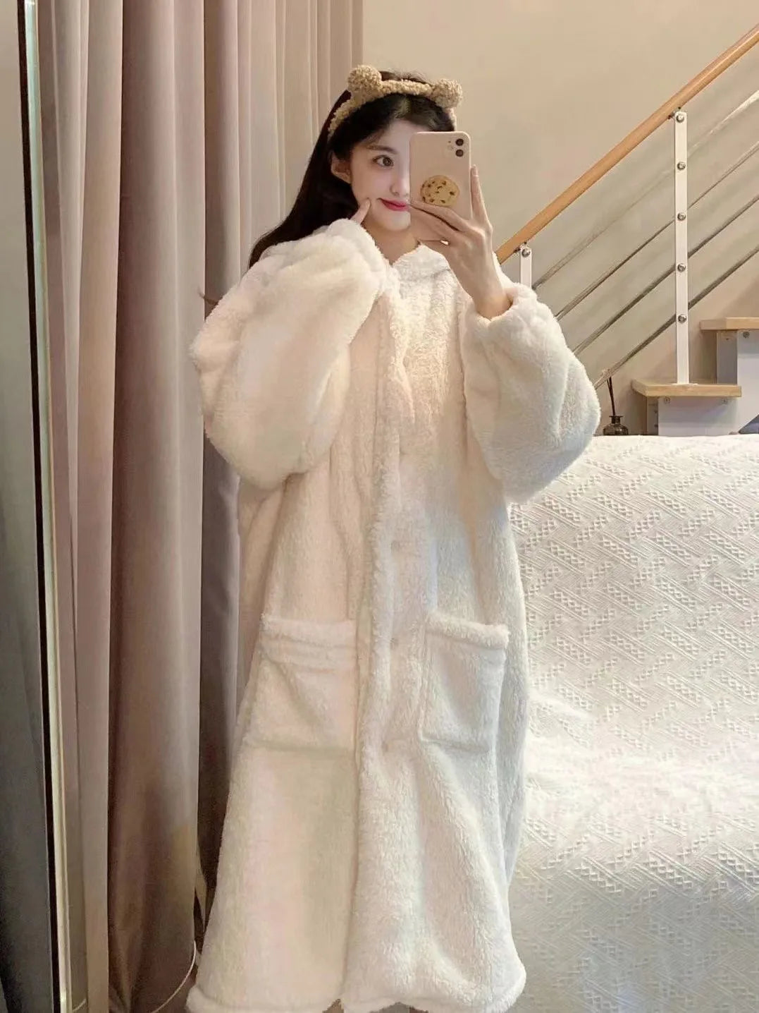 Pijama Cálido de Otoño-Invierno para Mujer con Orejas de Conejo