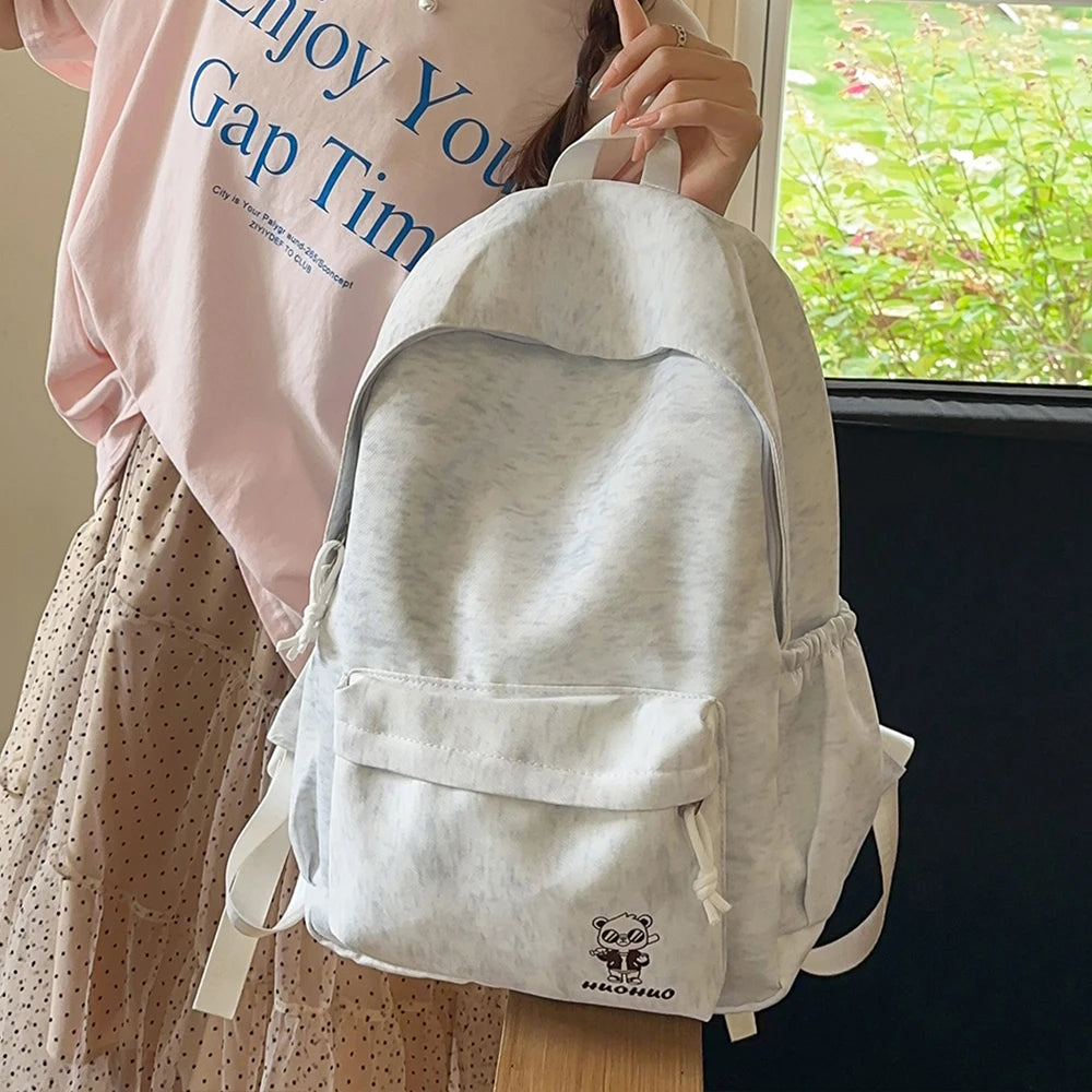 Mochila Casual con Bordado Gris Jaspeado, Ligera y Minimalista