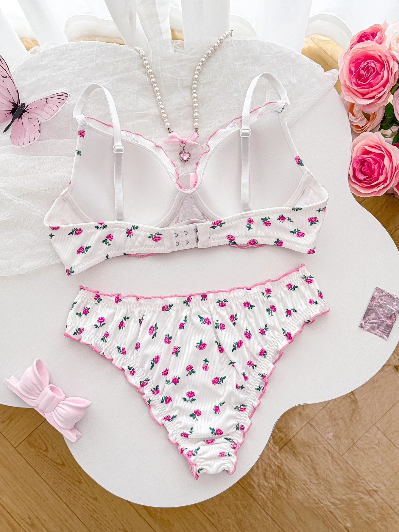 Conjunto de Ropa Interior con Estampado Floral