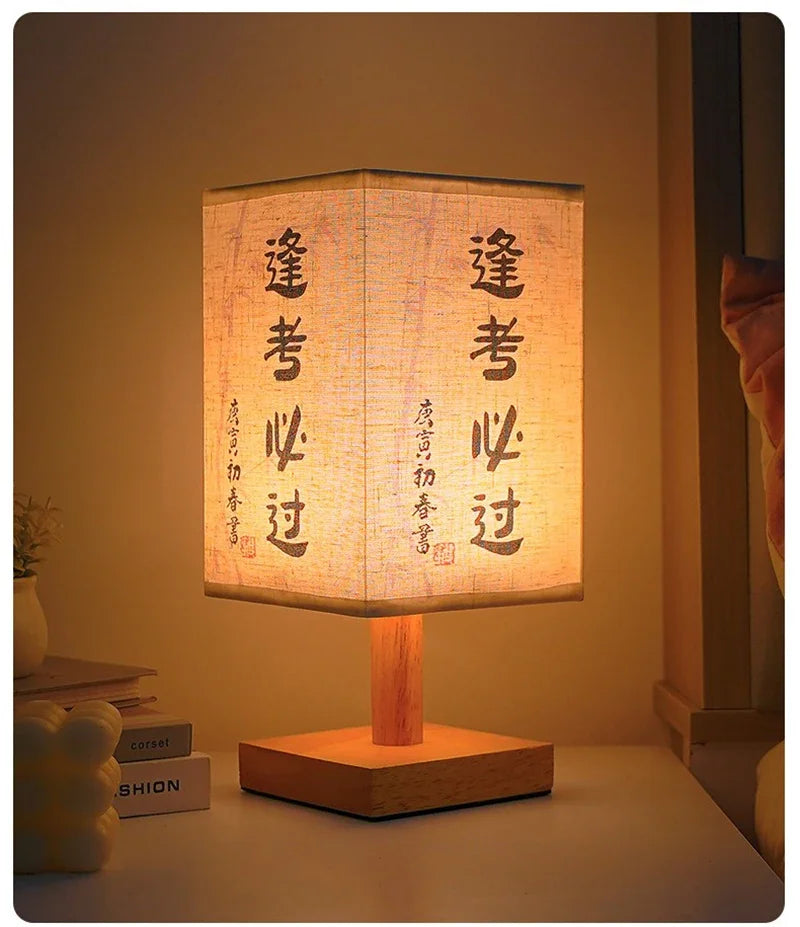 Lámparas de mesa de decoración LED, enchufe regulable Simple, luz nocturna, pantalla de tela, luces cuadradas para dormitorio, mesita de noche de estilo chino