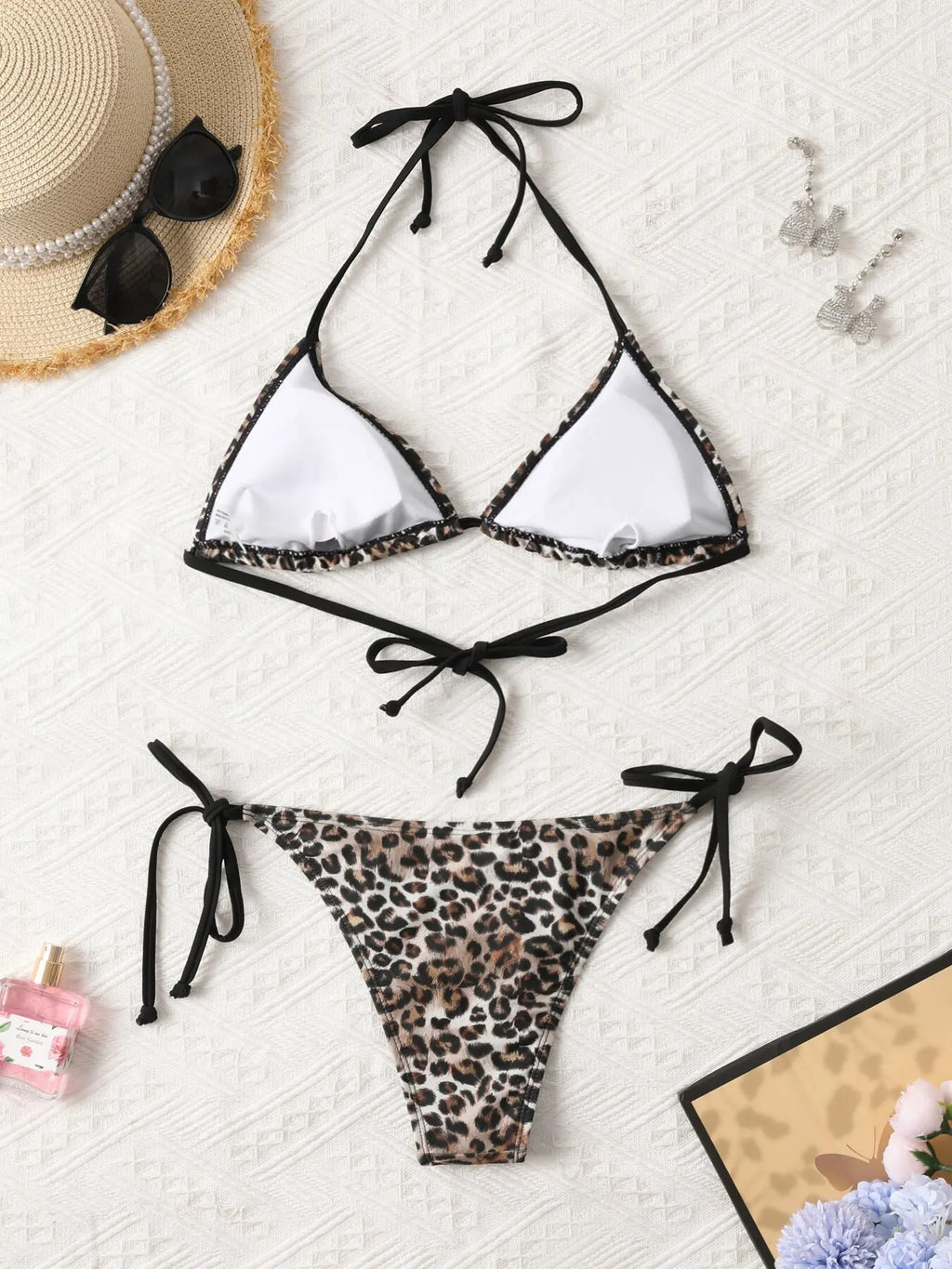 Traje de baño Shencai sexy con espalda descubierta, plisado, estampado de cebra, diseño de glúteos, estilo europeo y americano, traje de baño para realzar los glúteos.