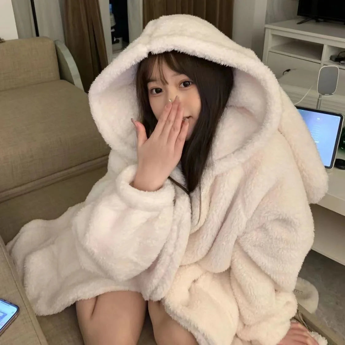 Pijama Cálido de Otoño-Invierno para Mujer con Orejas de Conejo