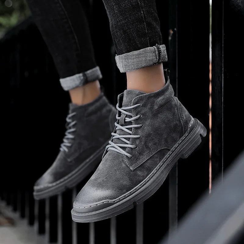 Botas de gamuza vintage para hombre con cordones y suela de caucho antideslizante