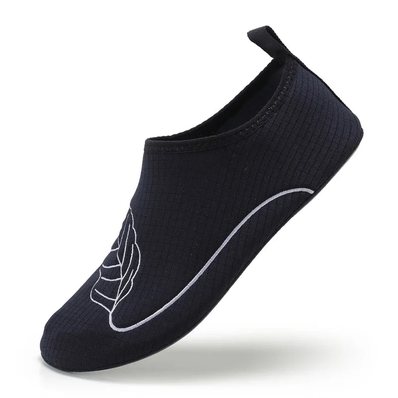 Zapatos acuáticos de secado rápido para hombre y mujer, zapatillas de playa ligeras, suaves y antideslizantes, talla Original 34-49, 2024