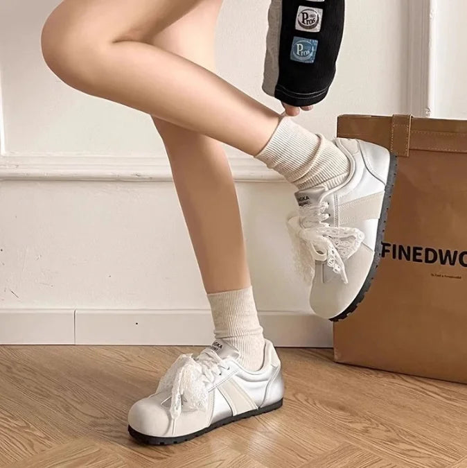 Zapatillas de estilo ballet para mujer, zapatos casuales planos con lazo de encaje, zapatillas negras transpirables para primavera y verano, zapatos versátiles y modernos