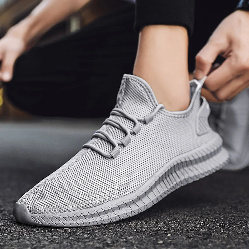 Zapatillas de correr transpirables y ligeras para hombre, Tenis antideslizantes para exteriores, zapatos deportivos suaves con cordones para caminar, 2023