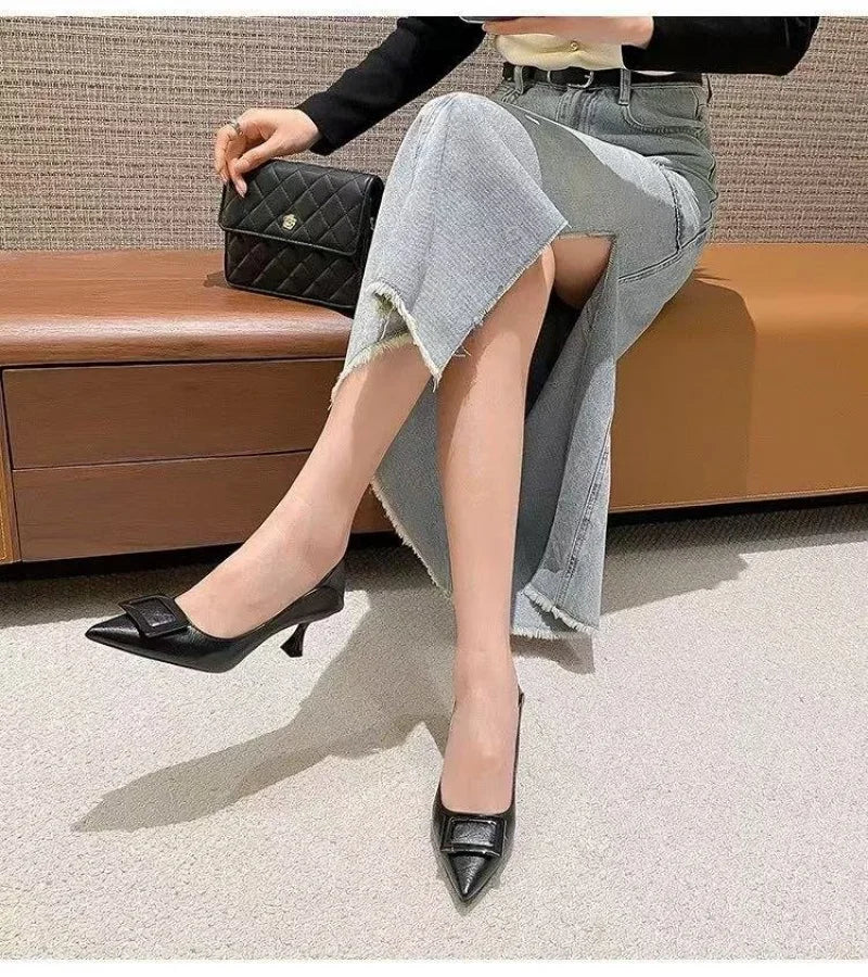 Nuevo estilo, traje de estilo de hadas cómodo y versátil, moda profesional ligera con falda pequeña, tacones altos para mujer