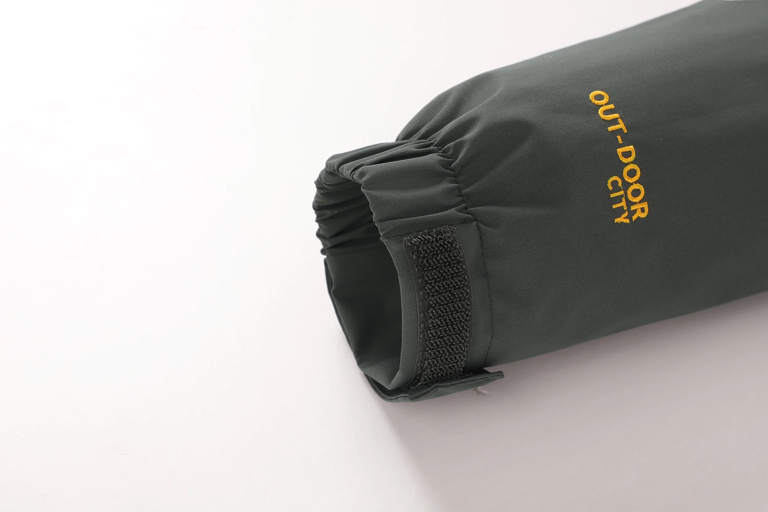 Chaqueta Repelente al Agua con Capucha Desmontable para Hombre