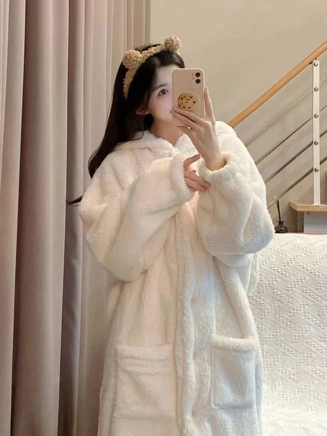 Pijama Cálido de Otoño-Invierno para Mujer con Orejas de Conejo