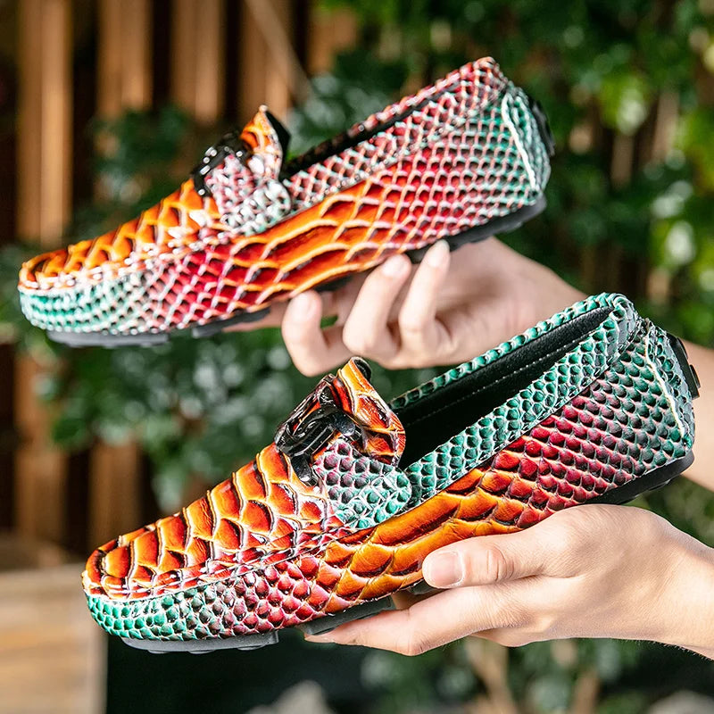 Mocasines de cuero con estampado de serpiente para hombre