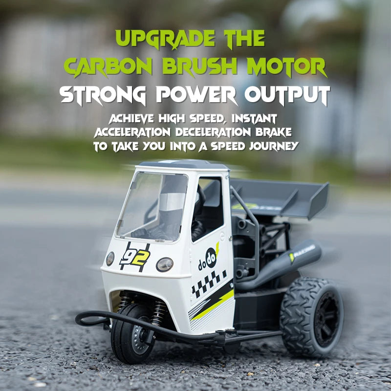 Moto RC de Tres Ruedas con Luces y Spray, Control 2.4G para Niños