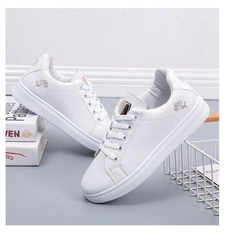 Zapatillas Bordadas con Flores para Mujer | Cuero PU Transpirable