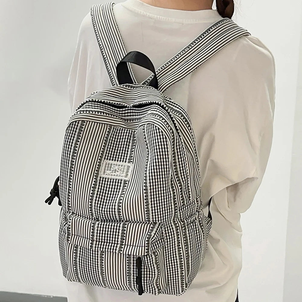 Mochila Escolar para Adolescentes con Rayas Pastel, Suave y Liviana