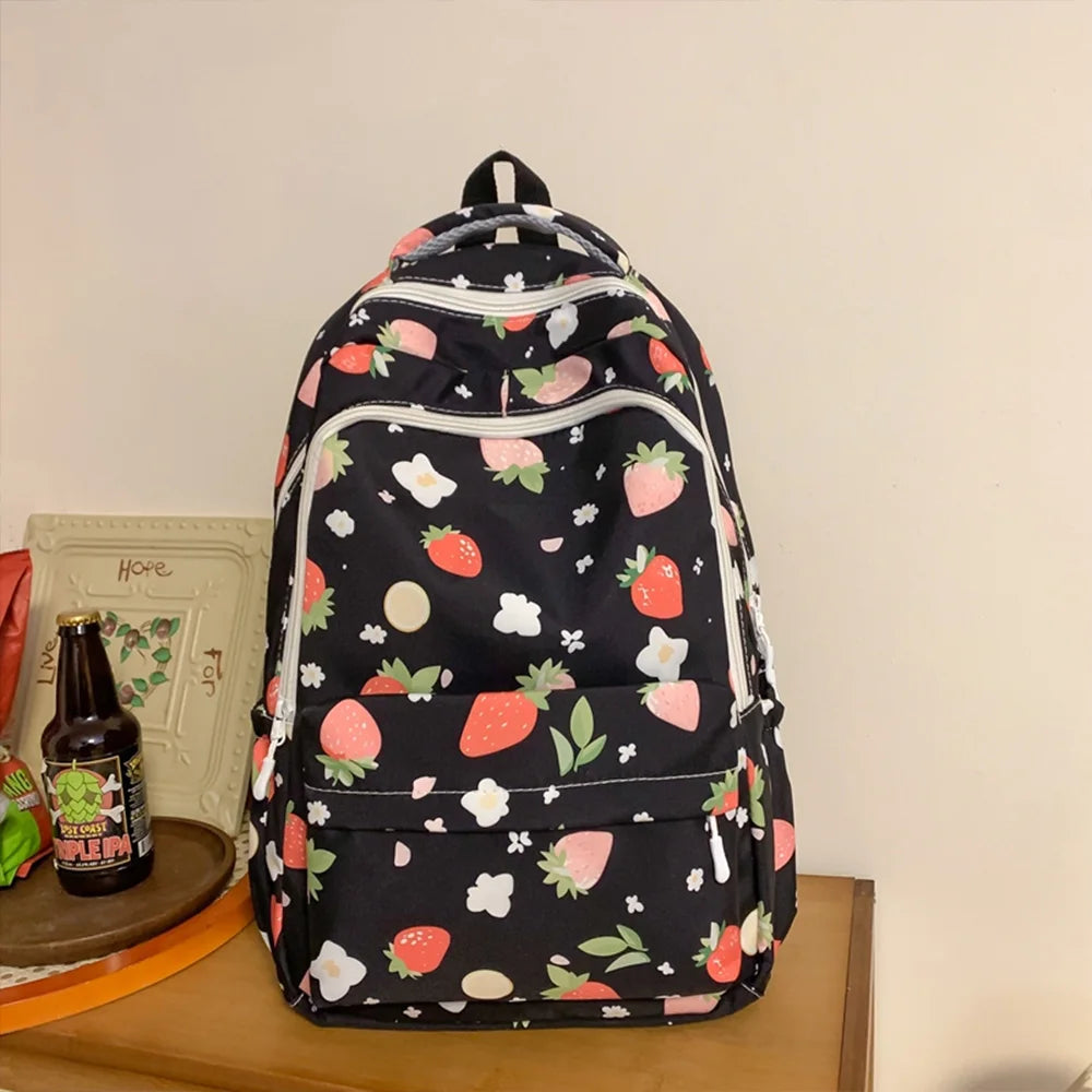 Mochila de Nailon con Estampado de Fresas, Linda y Ligera, Resistente al Agua, con Múltiples Bolsillos, para la Escuela y Uso Diario