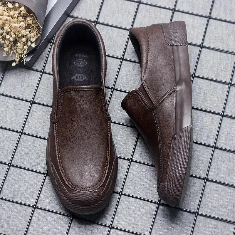 Nuevo en zapatos informales para hombre, sin cordones, talla 45, liquidación barata, elegantes, tendencia 20225, zapatos de cuero elegantes para hombre, clásicos y originales