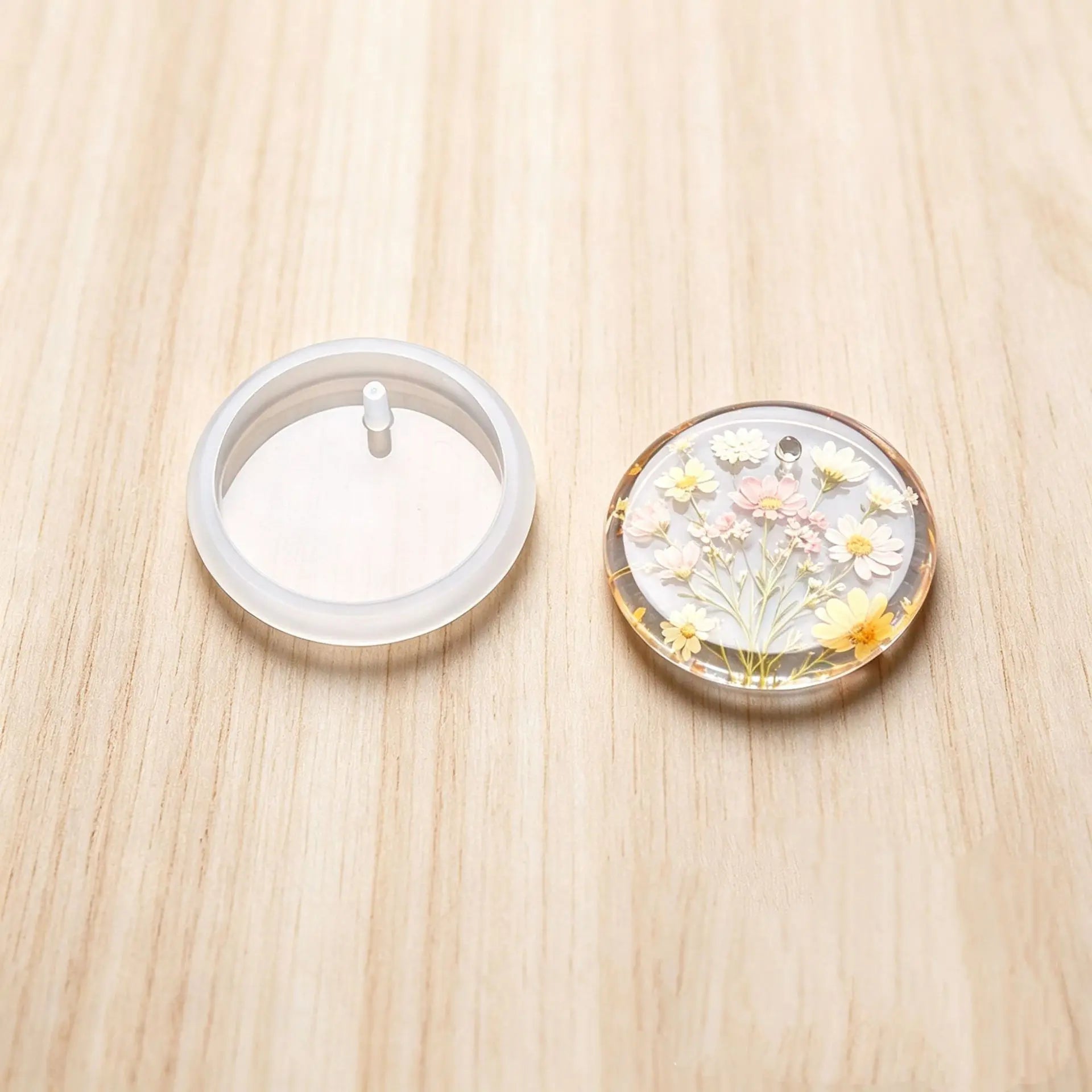 Moldes de Resina de Silicona para Epoxi Cristalino DIY, 6 Estilos de Colgantes y Etiquetas con Superficie de Espejo: Redondos, Ovalados, Cuadrados