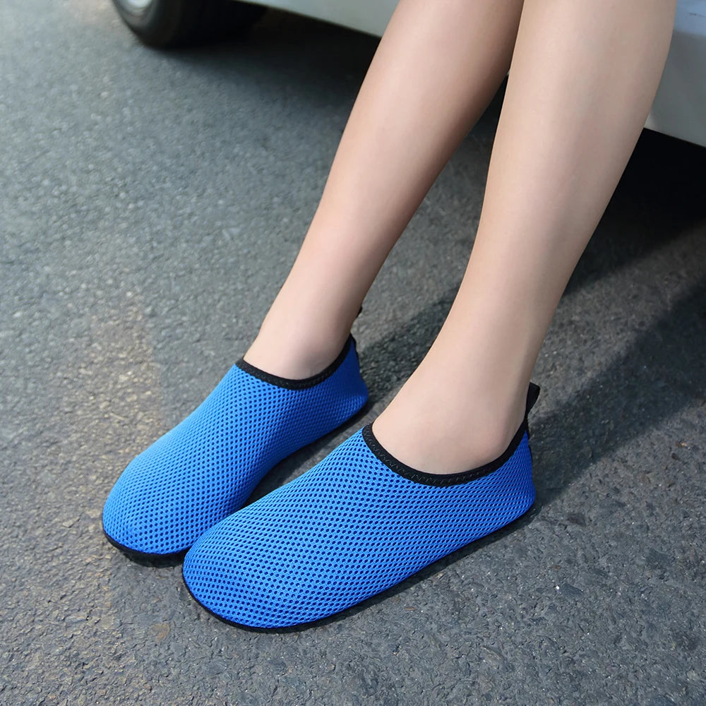 2023 par de zapatos acuáticos, zapatos de agua ligeros de verano para hombres, zapatos de playa de secado rápido para mujeres, zapatillas antideslizantes suaves, envío gratis
