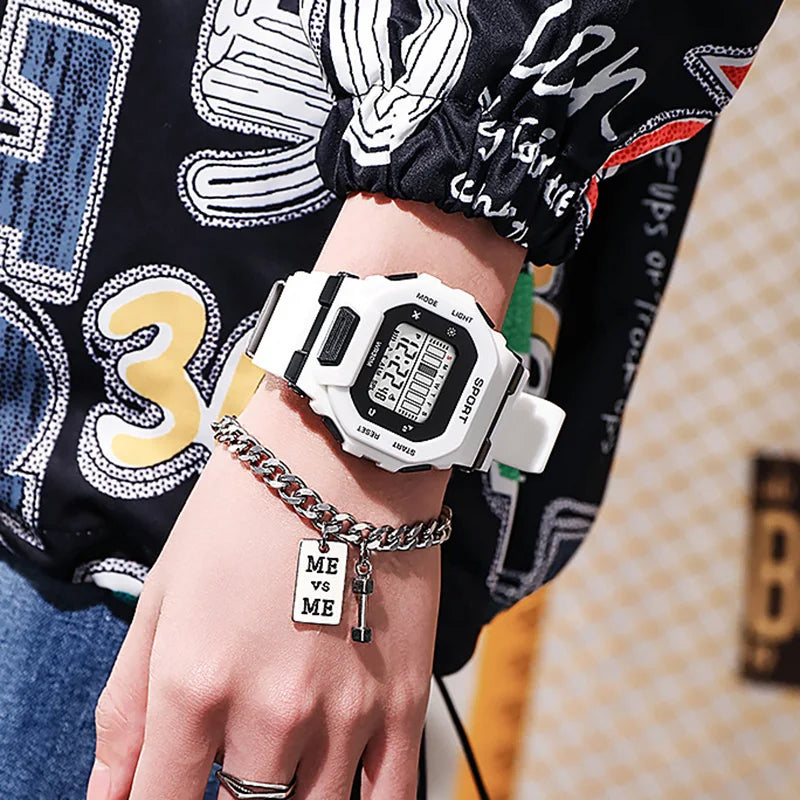 Reloj deportivo YIKAZE para hombre, relojes digitales LED resistentes al agua, tendencia de aventura al aire libre para estudiantes, reloj electrónico multifuncional para regalo