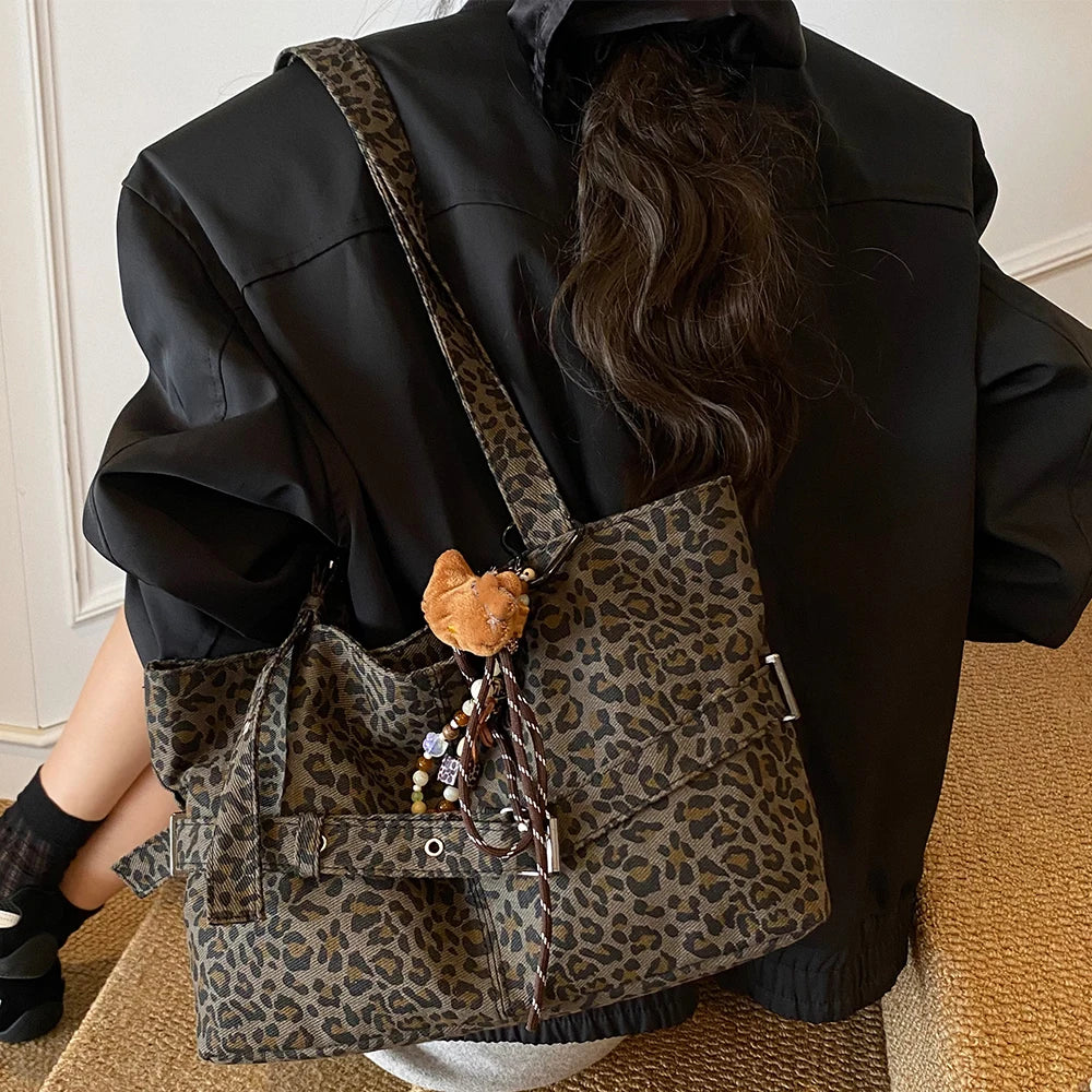 Bolso informal de gran capacidad con estampado de leopardo para mujer, nuevo bolso de hombro ligero y versátil, bolso de mano relajado para ir al trabajo