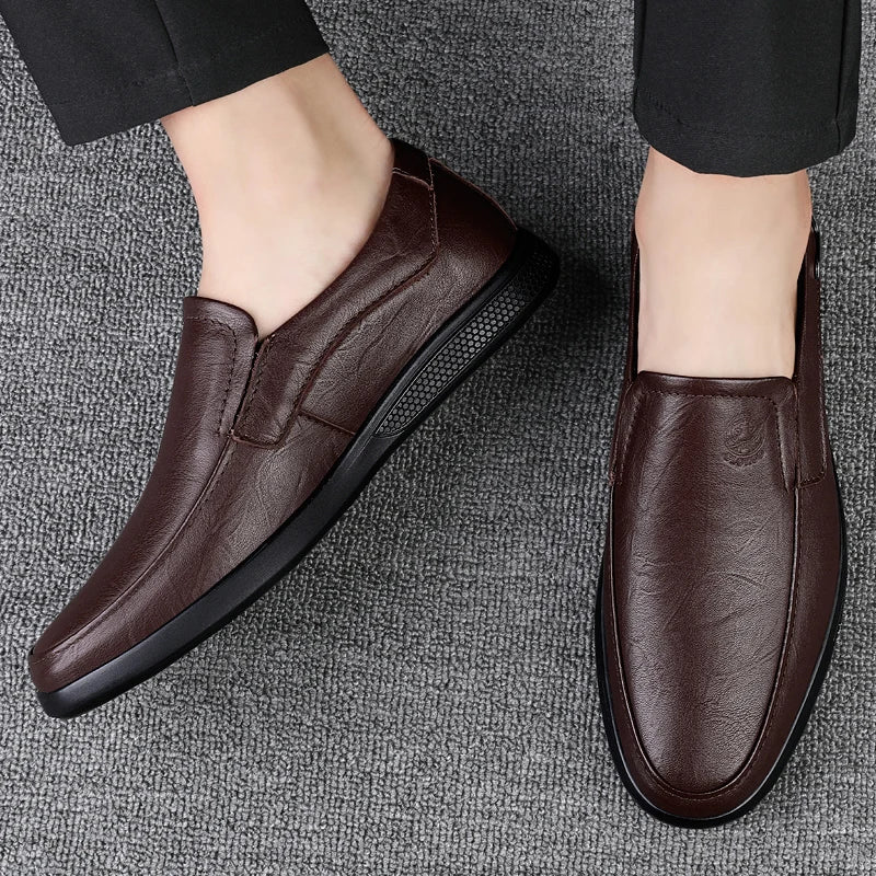 CLOHOO Zapatos casuales de negocios para hombres Calzado de cuero con parte inferior de goma de piel de vaca en capas hecho a mano para oficina y ocio