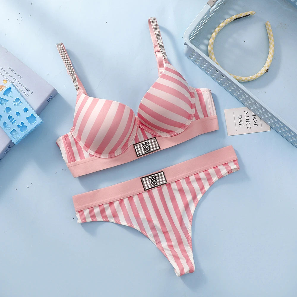 Conjunto de Sujetador Push Up sin Aros con Encaje y Bragas para Mujer