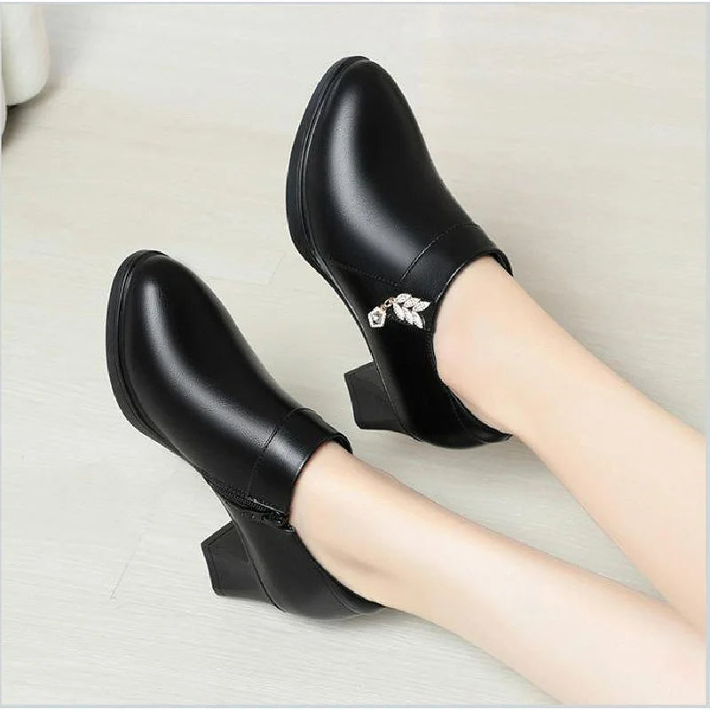 Zapatos de mujer de piel suave con tacón grueso, cierre de cremallera, boca poco profunda, punta puntiaguda con diamantes de imitación, zapatos de tacón de corte bajo a la moda