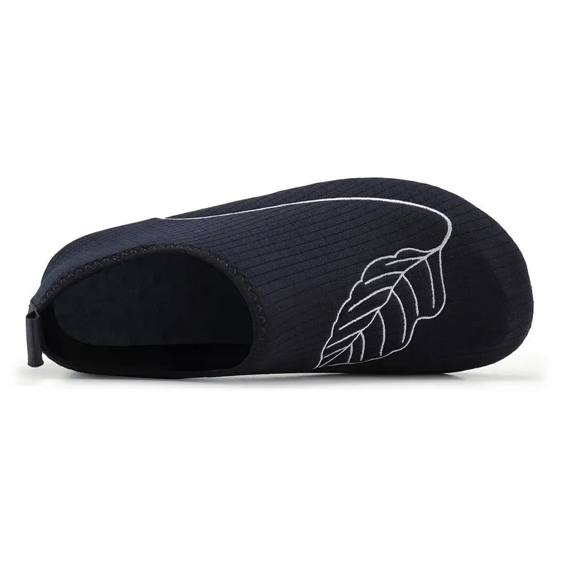 Zapatos acuáticos de secado rápido para hombre y mujer, zapatillas de playa ligeras, suaves y antideslizantes, talla Original 34-49, 2024