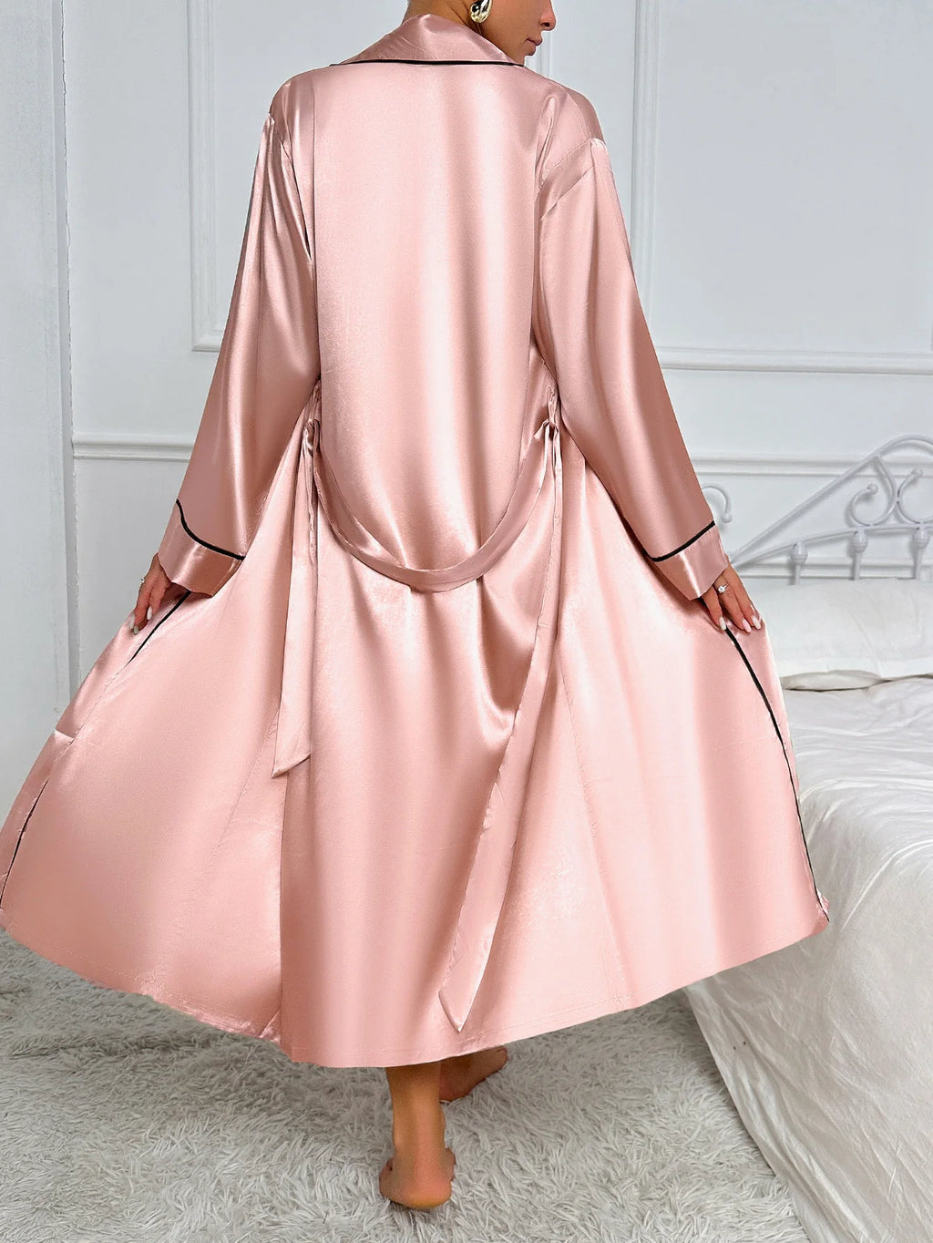 Conjunto de Pijama de Seda para Mujer – Bata y Falda Elegante