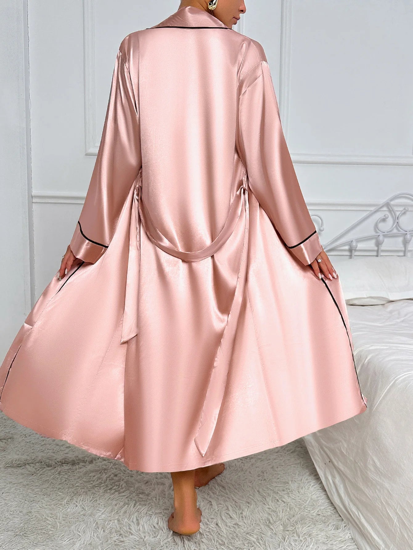 Conjunto de Pijama de Seda para Mujer – Bata y Falda Elegante