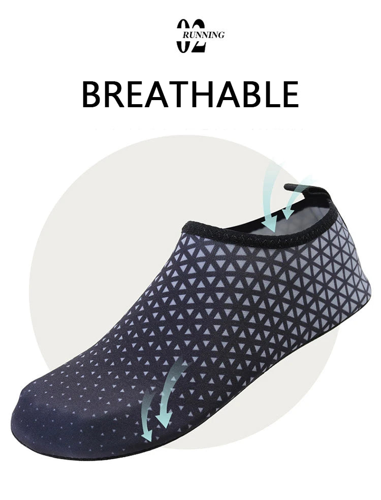 Par de zapatos acuáticos ligeros para hombre y mujer, zapatos de playa para exteriores de secado rápido, antideslizantes, descalzos, verano, 2023
