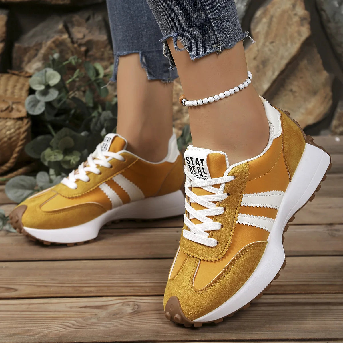 Nuevo 2025 zapatillas gruesas para mujer, zapatillas informales con plataforma a la moda, zapatillas ligeras de fondo suave para correr, zapatillas de deporte de malla de verano