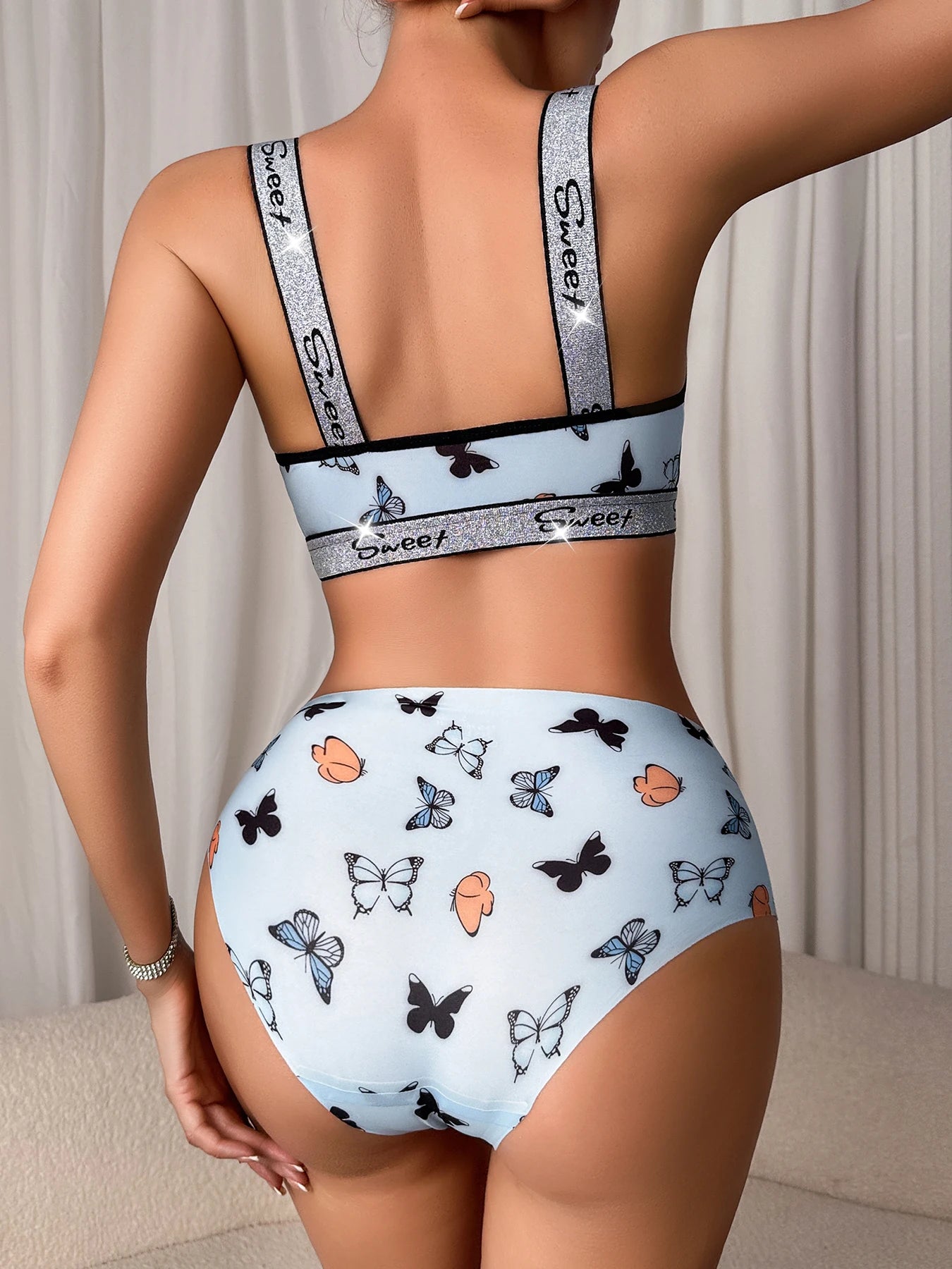 Conjunto de Lencería con Estampado de Mariposas