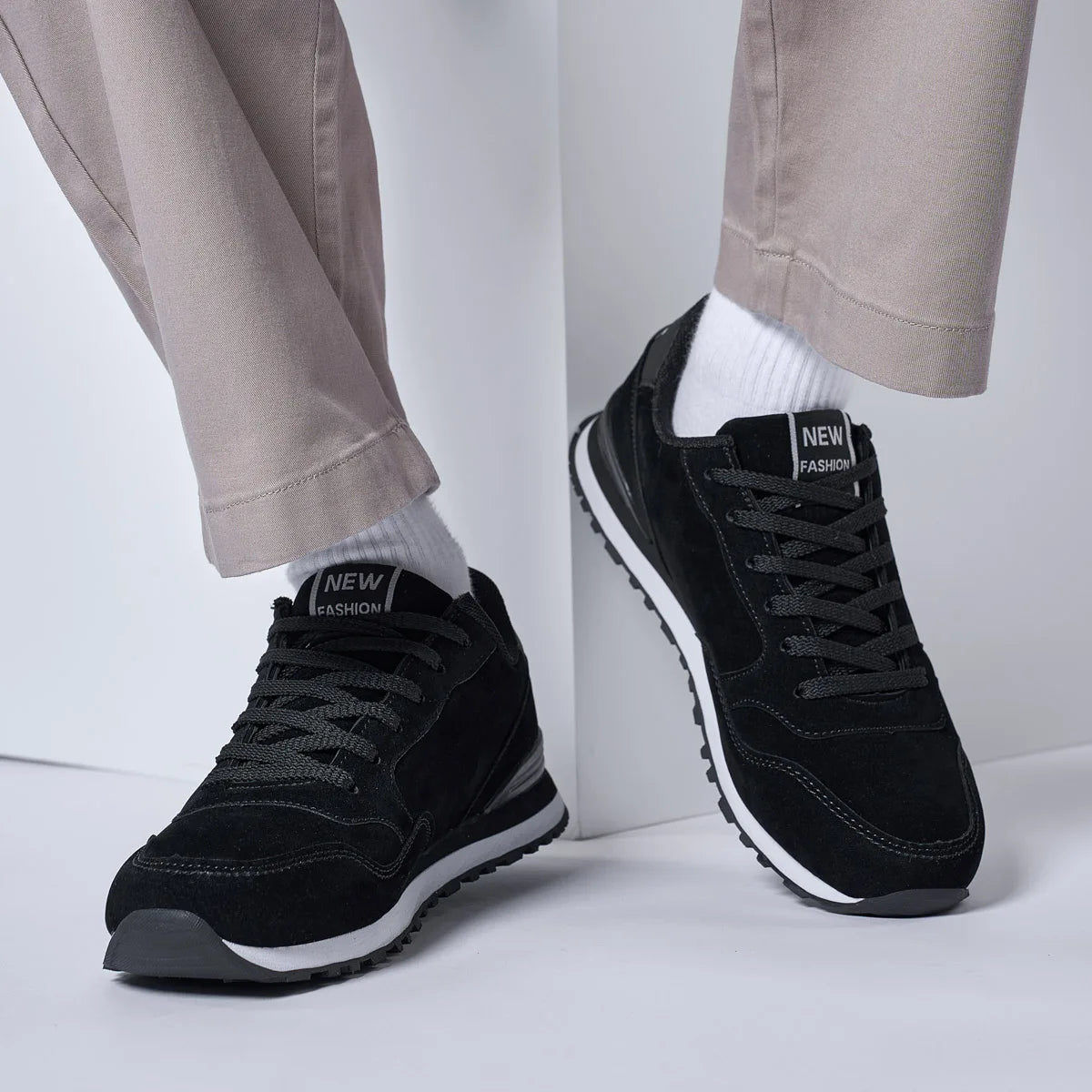Nuevas de cuero, zapatos para correr para hombre, zapatillas Unisex cálidas de invierno, zapatos ligeros para caminar para mujer, zapatos deportivos de plantilla suave con cordones 37-47