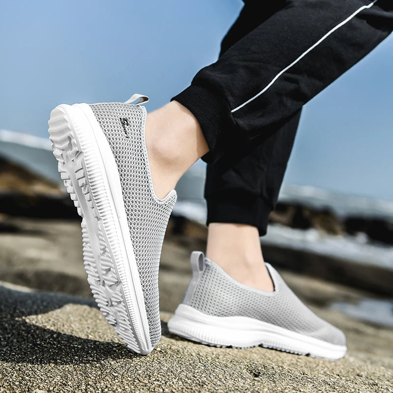 YRZL Zapatillas de deporte para hombre, zapatos informales transpirables Unisex, mocasines de malla antideslizantes para exteriores, zapatos de tenis ligeros a la moda para hombre