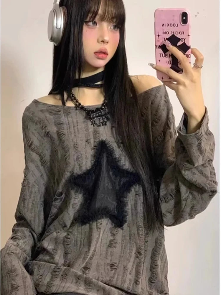 Suéter con estampado de estrellas y agujeros Y2K para mujer, ropa de calle a la moda, Tops con hombros descubiertos, prendas de vestir holgadas de manga larga Kpop de gran tamaño 2024