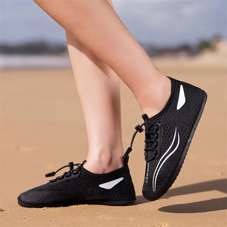 Zapatos acuáticos ligeros a la moda para hombre, zapatos de playa transpirables para mujer, zapatos de Yoga Unisex antideslizantes flexibles, zapatillas de agua de secado rápido