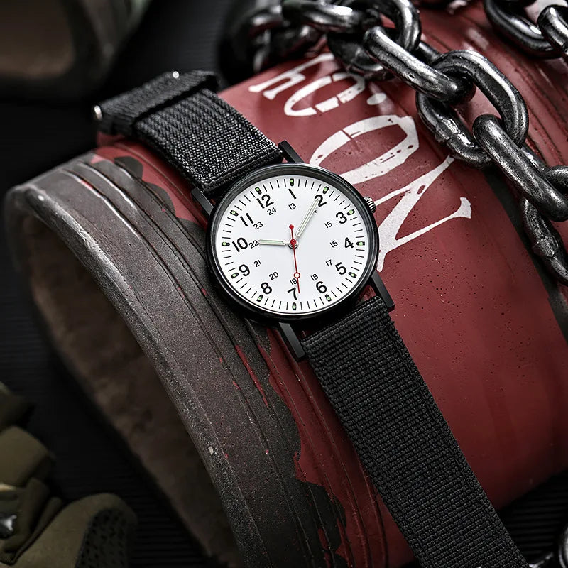 Relojes militares YIKAZE para hombre, relojes deportivos luminosos resistentes a los golpes para hombre, correa de lona, reloj de pulsera Simple de cuarzo para exteriores para hombre
