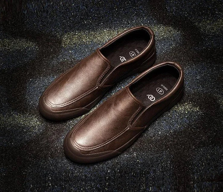 Nuevo en zapatos informales para hombre, sin cordones, talla 45, liquidación barata, elegantes, tendencia 20225, zapatos de cuero elegantes para hombre, clásicos y originales