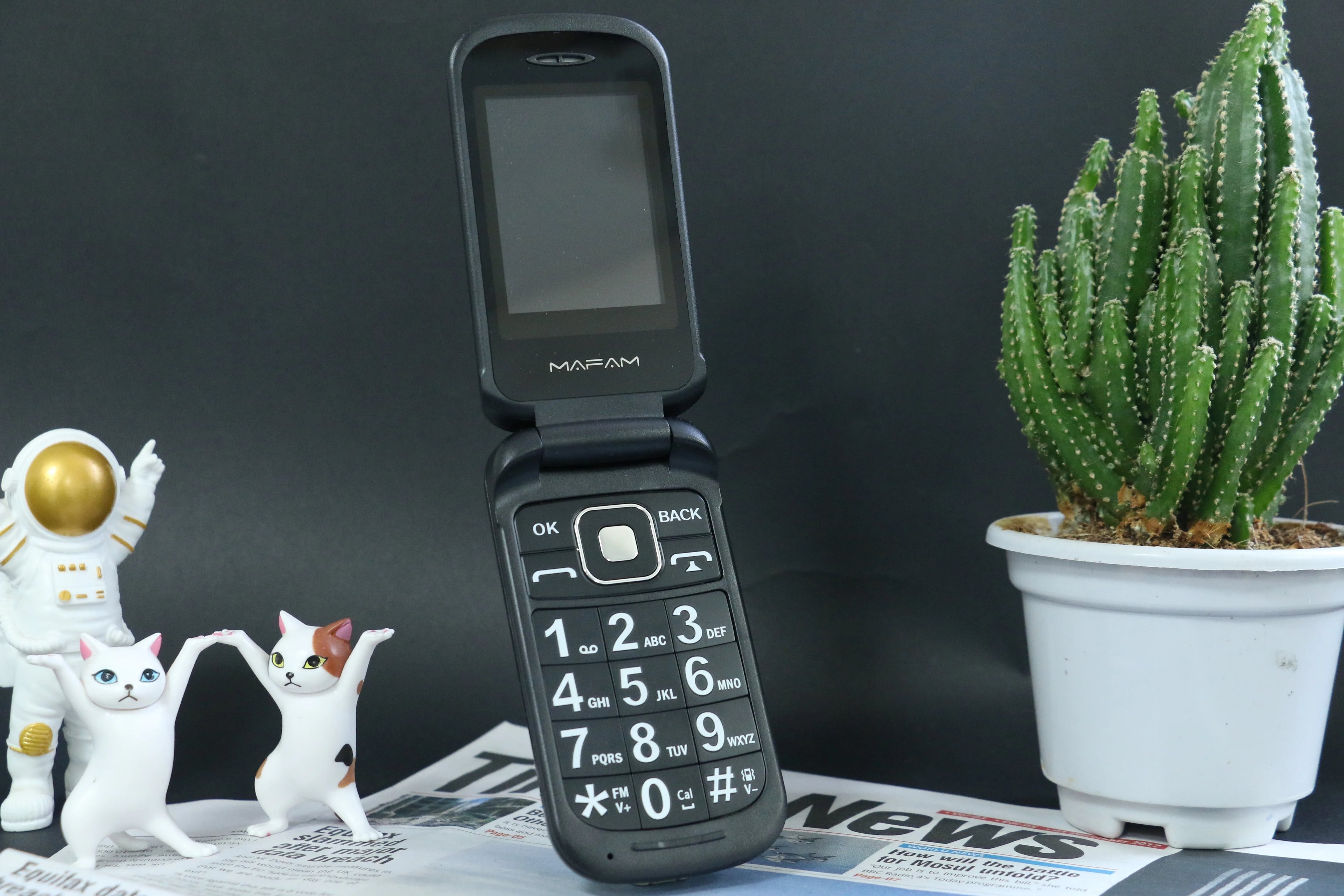 Mafam F899 Senior Flip Feature Phone Dos pantallas 2 Sim Botón grande SOS Dial Antorcha Clamshell Móvil Estilo retro 15 días Larga modo de reposo