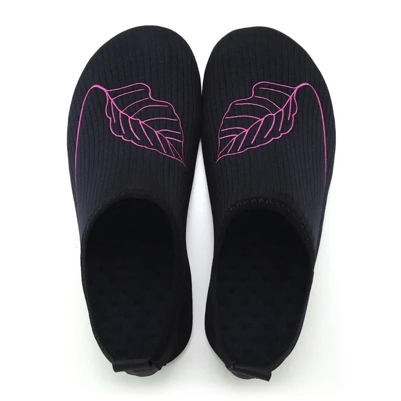 Zapatos acuáticos de secado rápido para hombre y mujer, zapatillas de playa ligeras, suaves y antideslizantes, talla Original 34-49, 2024
