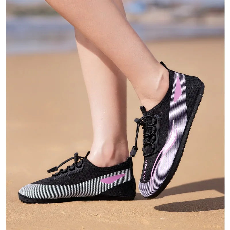Zapatos acuáticos ligeros a la moda para hombre, zapatos de playa transpirables para mujer, zapatos de Yoga Unisex antideslizantes flexibles, zapatillas de agua de secado rápido