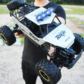 Auto RC 4x4 Todoterreno Control Remoto 1:12 OiKe con Luces LED