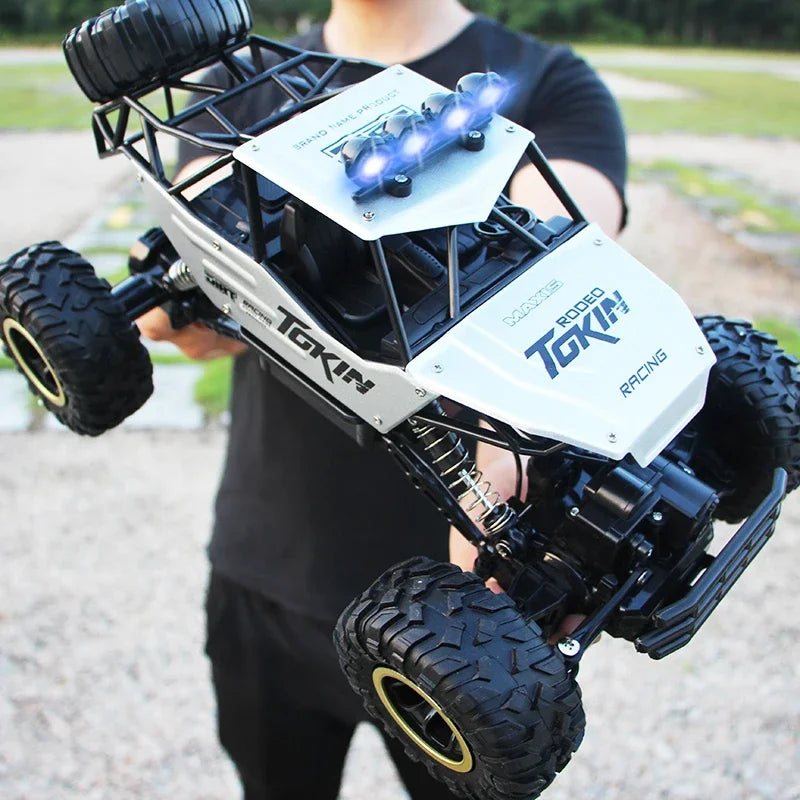 Auto RC 4x4 Todoterreno Control Remoto 1:12 OiKe con Luces LED
