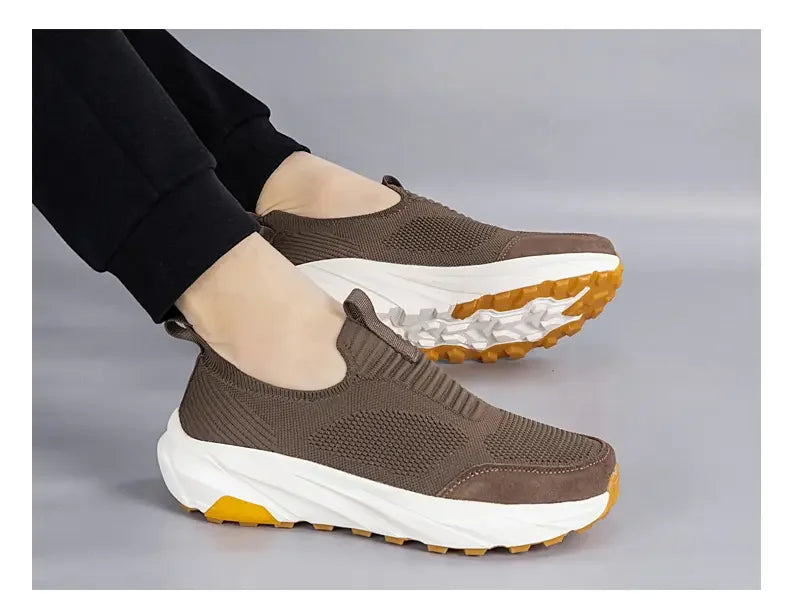 Zapatillas de malla sin cordones para hombre, suela gruesa, informales