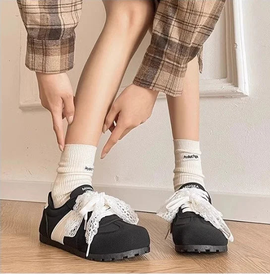 Zapatillas de estilo ballet para mujer, zapatos casuales planos con lazo de encaje, zapatillas negras transpirables para primavera y verano, zapatos versátiles y modernos