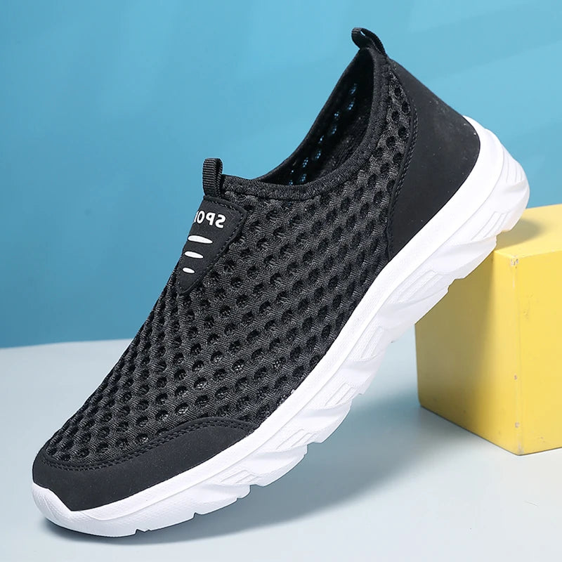 Zapatillas informales transpirables para hombre, zapatos informales ligeros antideslizantes para exteriores, mocasines planos suaves para caminar y trotar, novedad de 2024